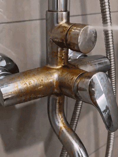 In 10 Sekunden strahlend sauber – Ganz ohne Schrubben! Multifunktionaler Badezimmer-Kalkreiniger-Spray