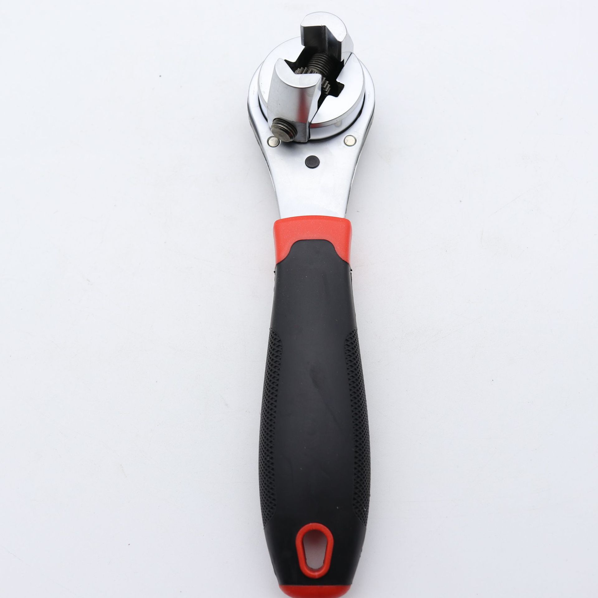 Klucz grzechotkowy z możliwością regulacji w wielu rozmiarach