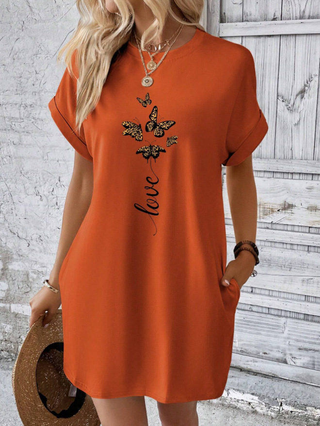 Sukienka T-shirt z monogramem i rękawami w kształcie skrzydeł nietoper
