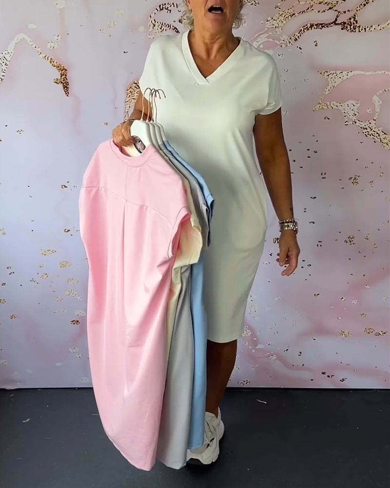 Sukienka z krótkim rękawem i dekoltem w serek w jednolitym kolorze