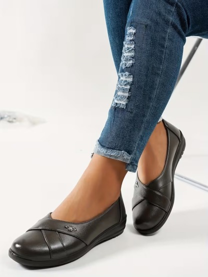 🔥Promocja ostatniego dnia – 50% zniżki - Damskie skórzane buty ortopedyczne w stylu retro z metalowym emblematem