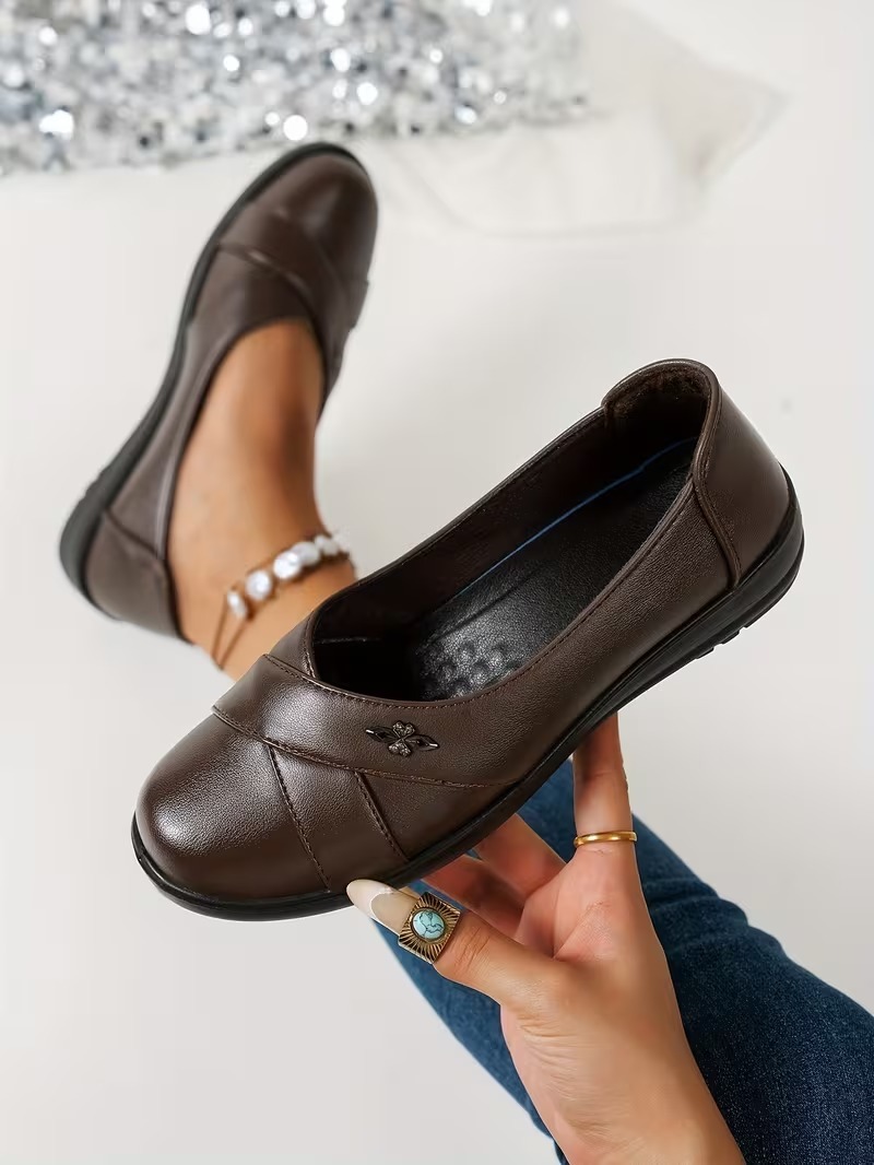 🔥Promocja ostatniego dnia – 50% zniżki - Damskie skórzane buty ortopedyczne w stylu retro z metalowym emblematem