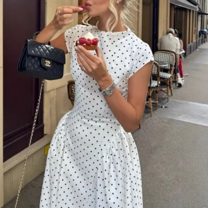 Round neck sleeveless waist tie and elegant polka dot dress