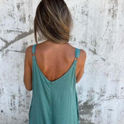 Casual Women's Jumpsuit with Pockets and Adjustable Straps