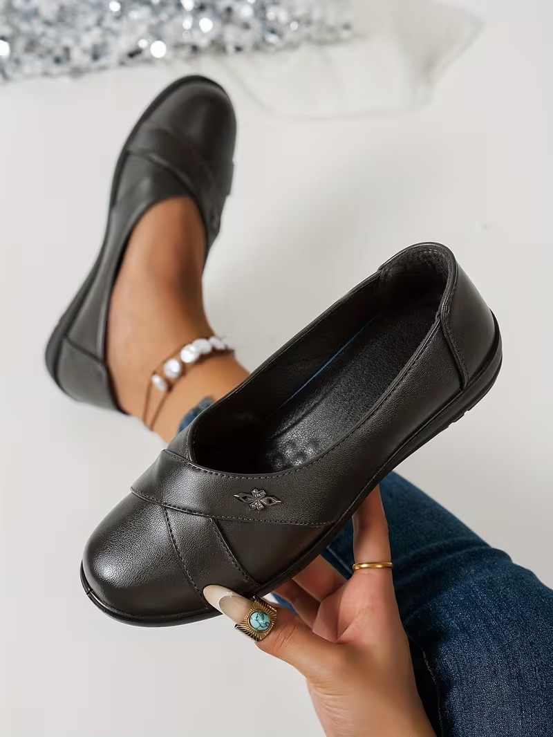 🔥Promocja ostatniego dnia – 50% zniżki - Damskie skórzane buty ortopedyczne w stylu retro z metalowym emblematem