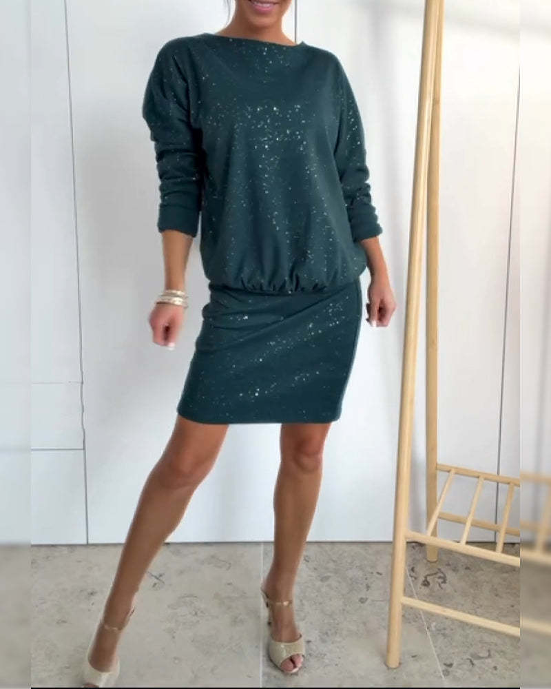 Sukienka z okrągłym dekoltem i delikatnym brokatem