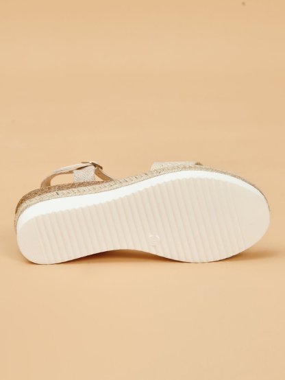 Stylish Platform Sandals with Buckle Straps for Casual Beachwear