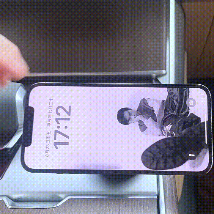 🔥🔥Vacuum adsorption vehicle-mounted magnetic mobile phone holder