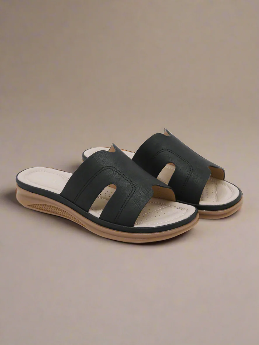 Off the Coast Cushioned Flat Sandals