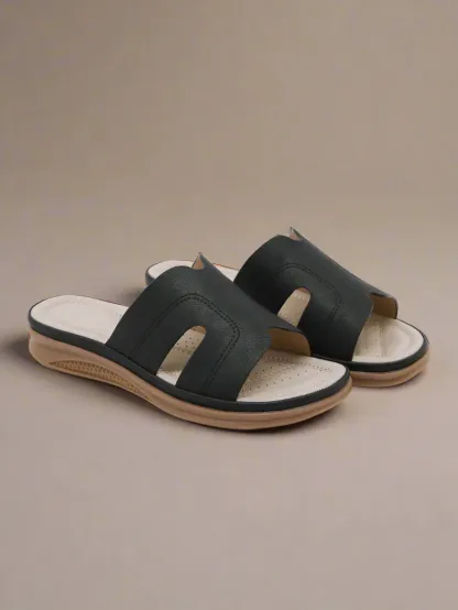 Off the Coast Cushioned Flat Sandals