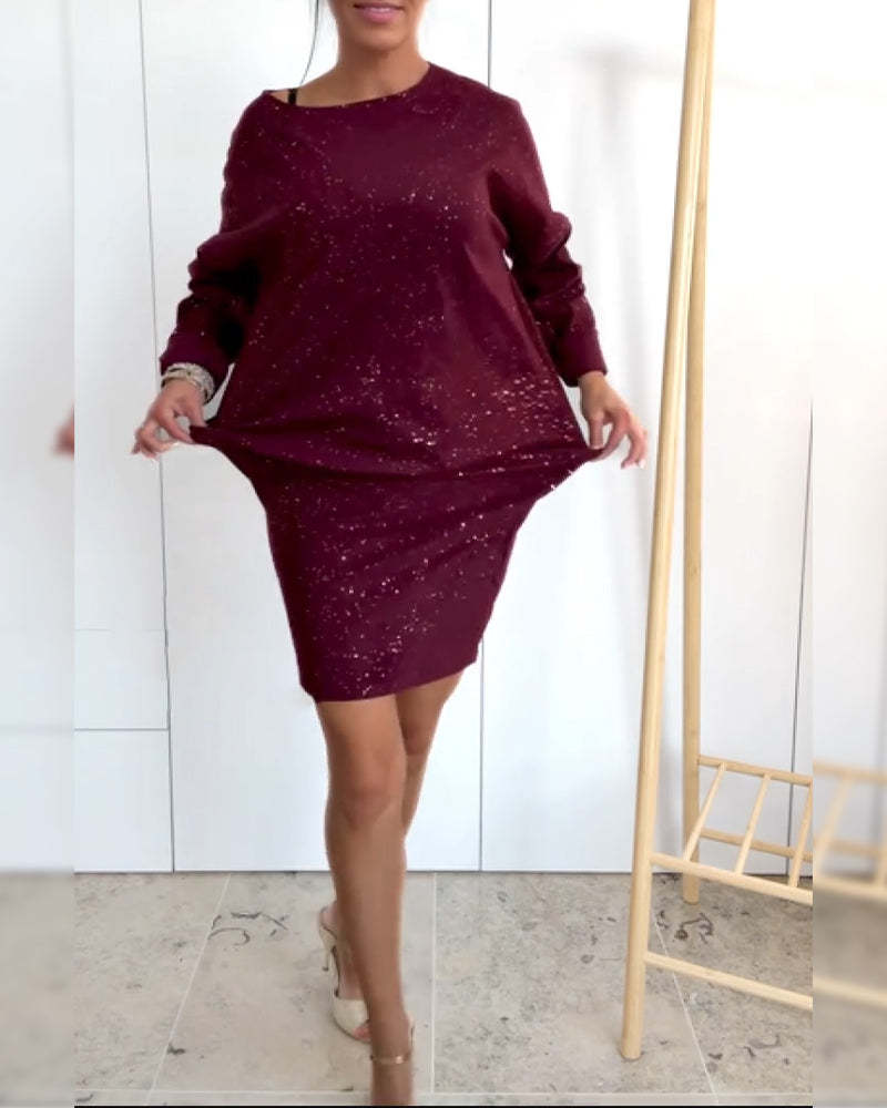 Sukienka z okrągłym dekoltem i delikatnym brokatem