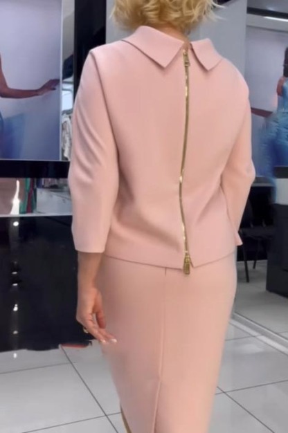 Modny top z zamkiem błyskawicznym, dopasowana krótka spódnica, dopasowany dwuczęściowy garnitur