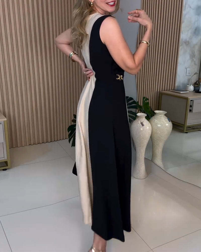 Sukienka bez rękawów w kontrastowym kolorze z elegancką talią