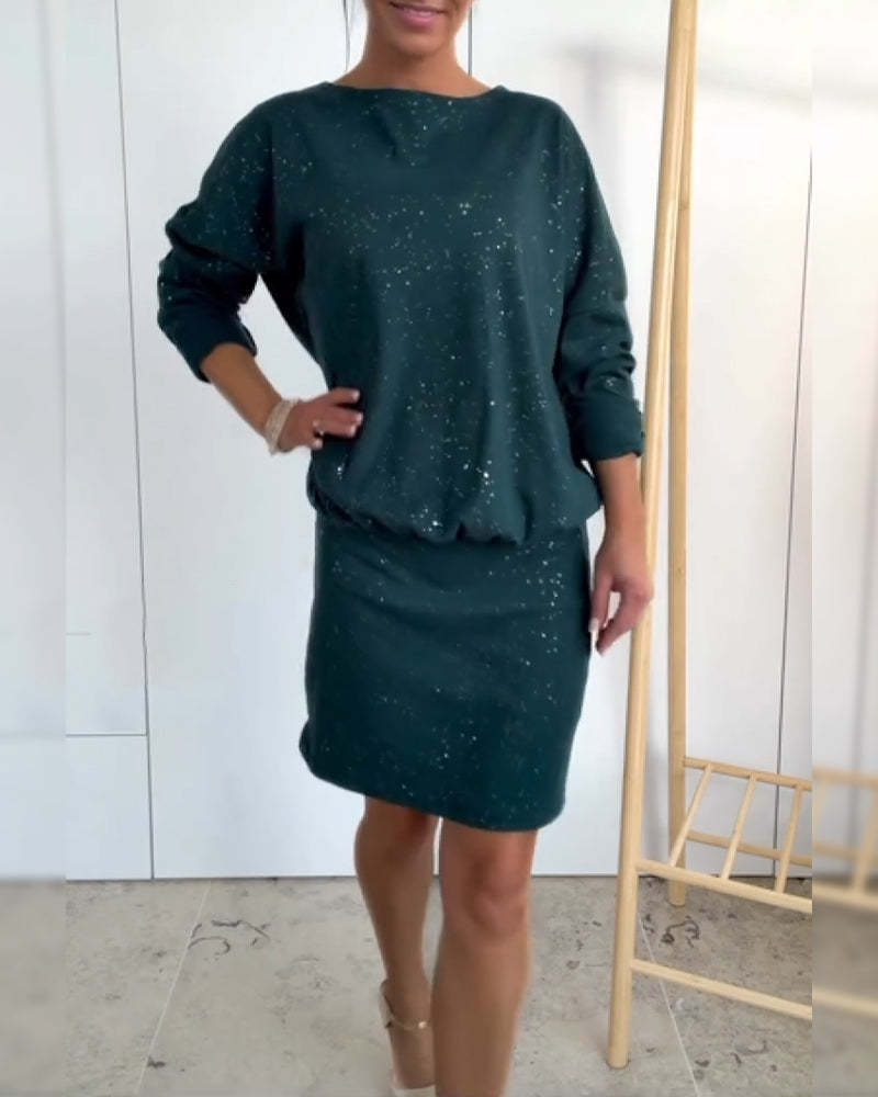 Sukienka z okrągłym dekoltem i delikatnym brokatem