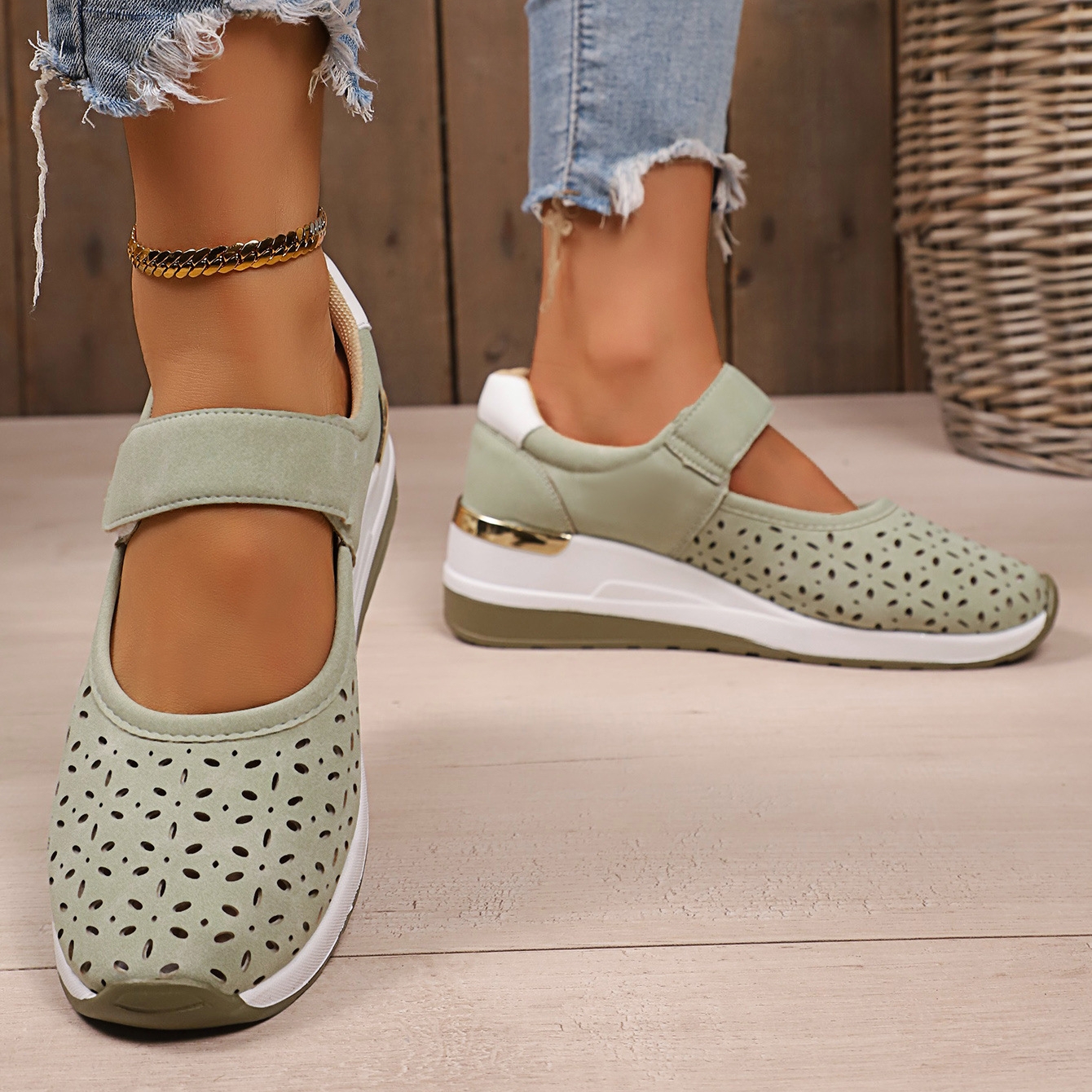 🔥Women's Summer Breathable Lightweight Adjustable Velcro Wedge Heel Sneakers