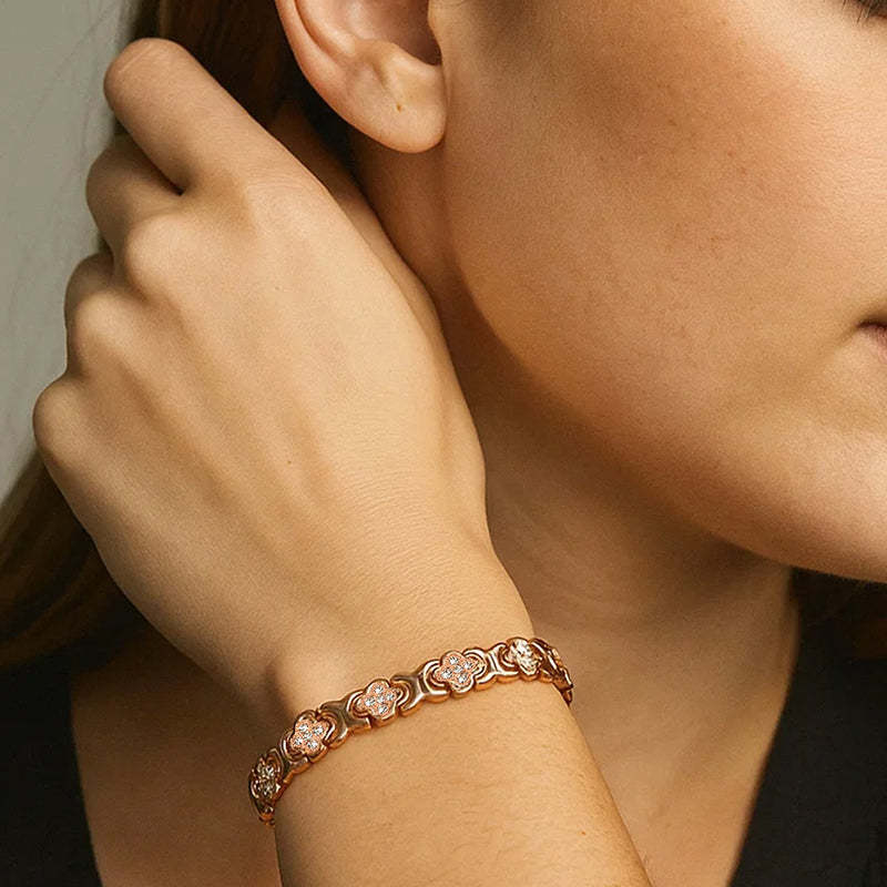 Elegant Rose Gold Clover Magnetic Bracelet - Stylish & Luxurious Copper Chain for Women