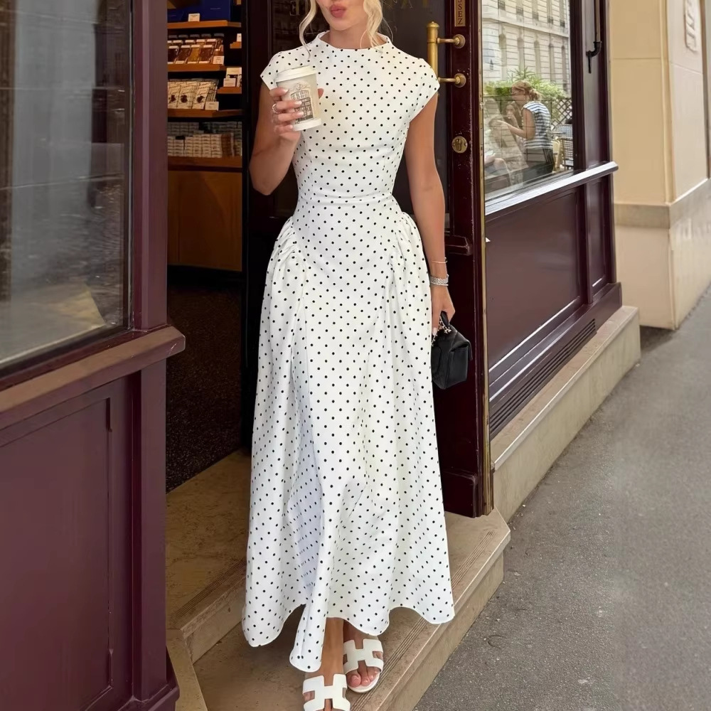 Round neck sleeveless waist tie and elegant polka dot dress