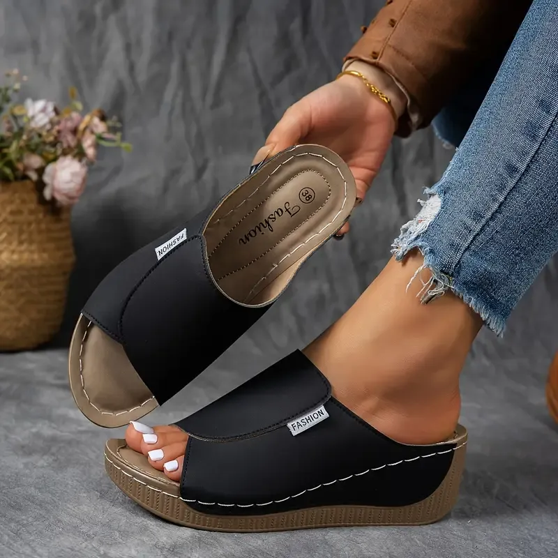 Women's simple and fashionable thick-soled sandals