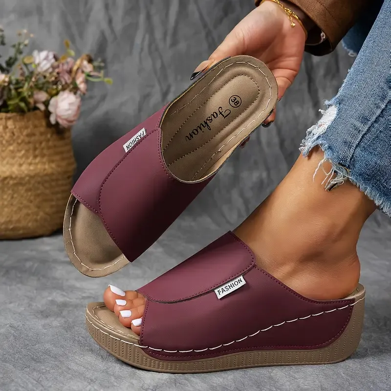 Women's simple and fashionable thick-soled sandals