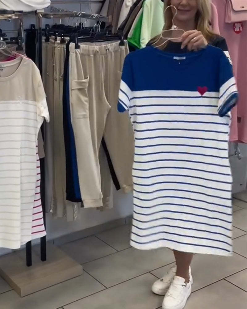 Sukienka w paski, swobodna, z okrągłym dekoltem
