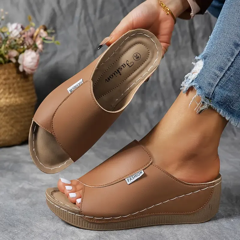 Women's simple and fashionable thick-soled sandals