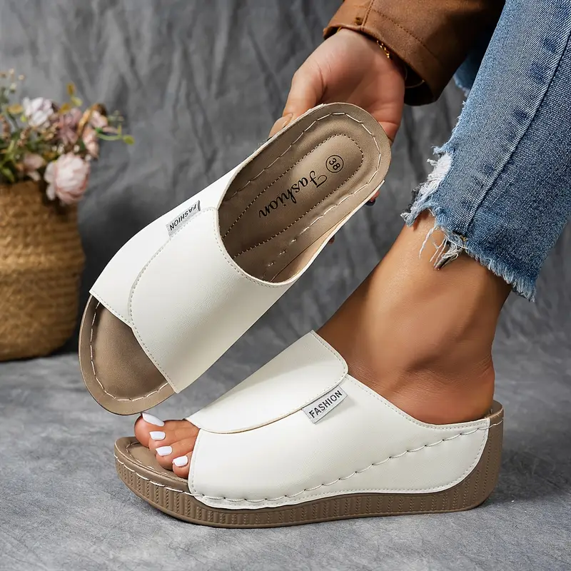 Women's simple and fashionable thick-soled sandals