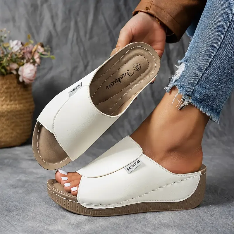 Women's simple and fashionable thick-soled sandals