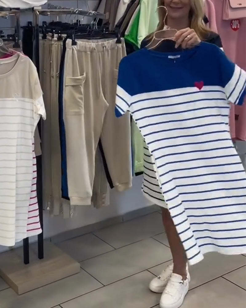 Sukienka w paski, swobodna, z okrągłym dekoltem