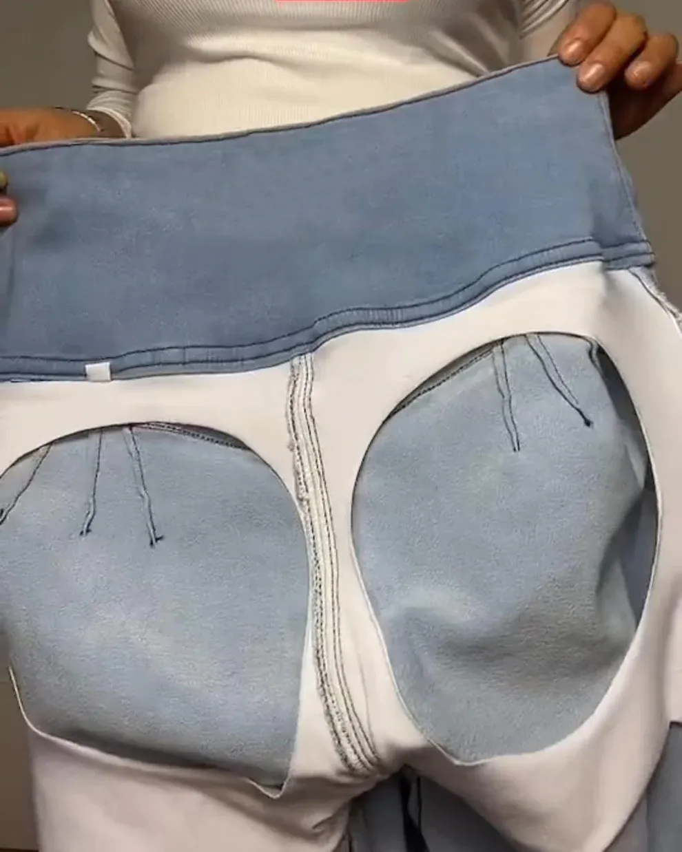 Дънки с възхитителни извивки😍