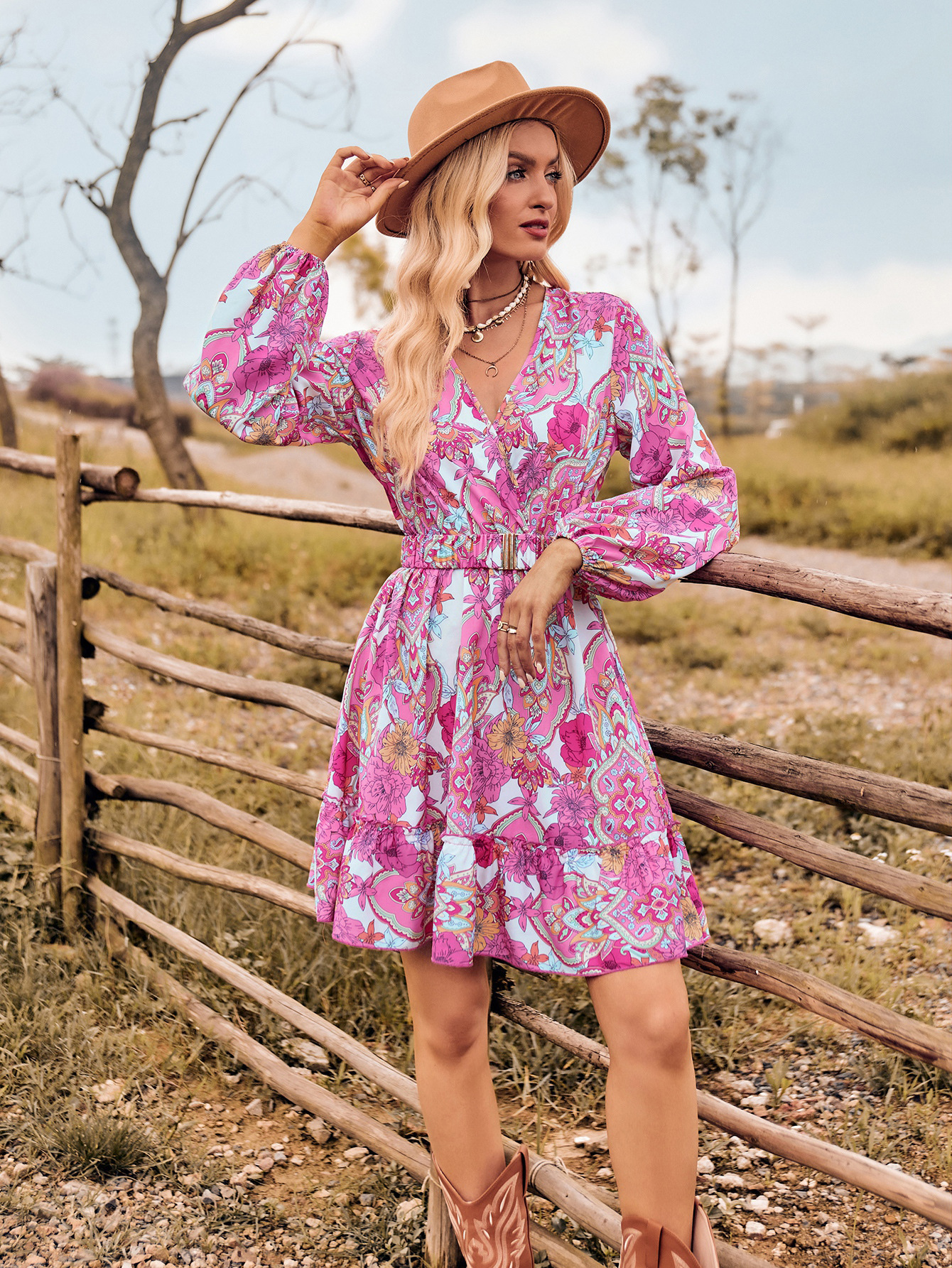 Стилна и удобна рокля за непринуден стил, едно облекло - всичко готово! 👗🌼 --- Излъчвайки вашия уникален шарм. 😍✨