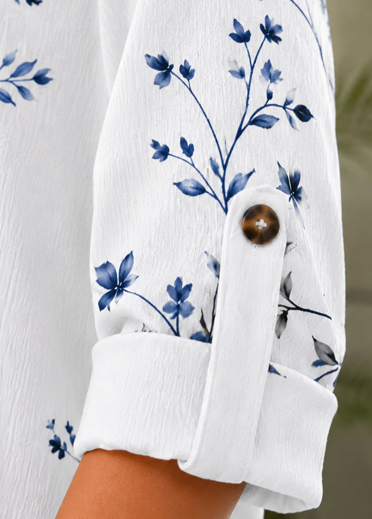 Blue Floral Print V Neck Roll‑Up 3/4 Sleeve Blouse