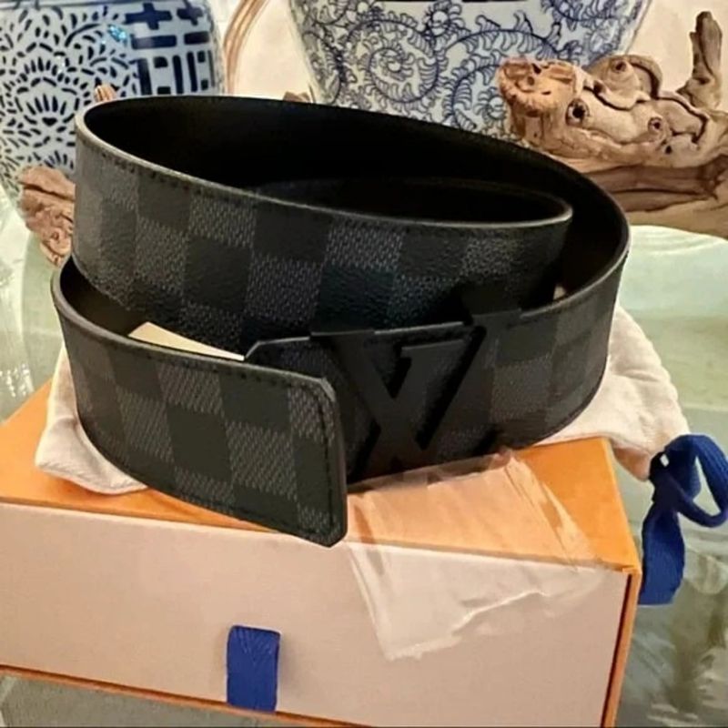 🎊🎊Louis Vuitton LV oboustranný opasek