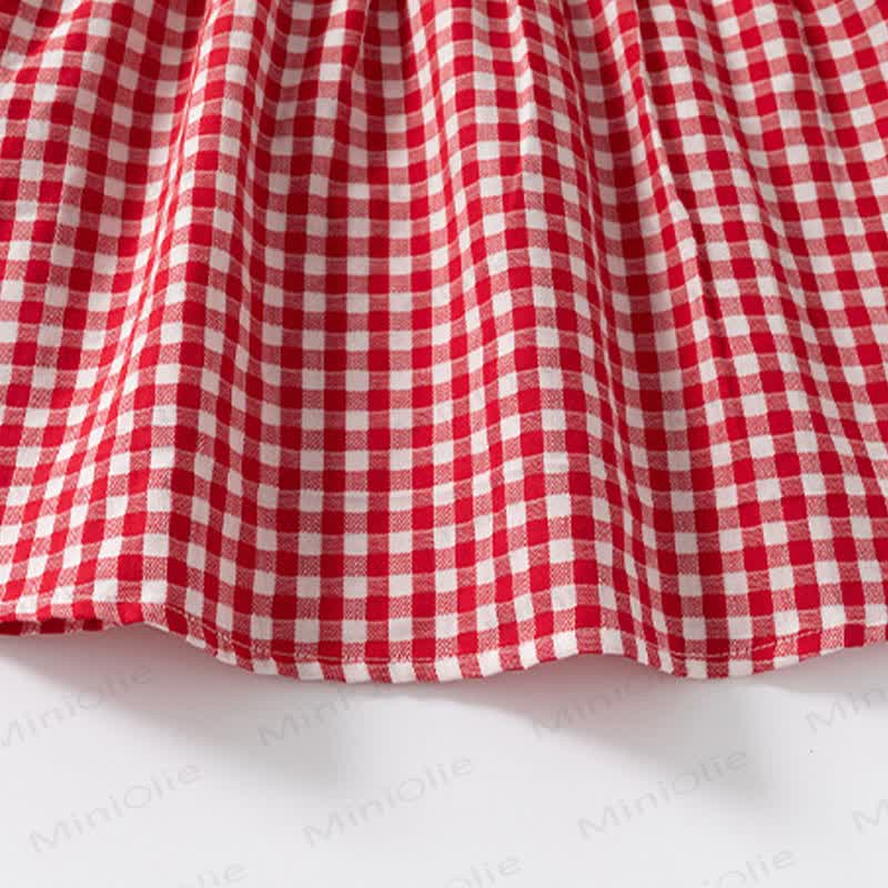 Vestito senza maniche in cotone con stampa a quadri e fragole per bambina. - image 5