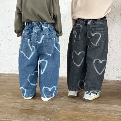 Pantaloni larghi in denim con cuore adorabile per bambini - image 7