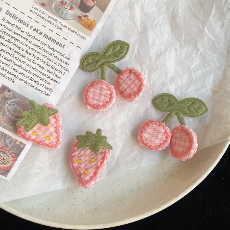 Fermagli per capelli rosa a forma di frutta a quadri per bambini - image 1