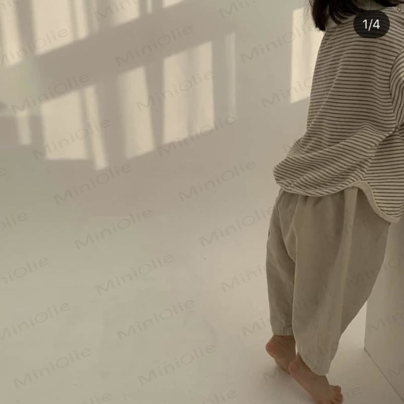 Maglietta a maniche lunghe a righe con scollo rotondo per bambino - image 9