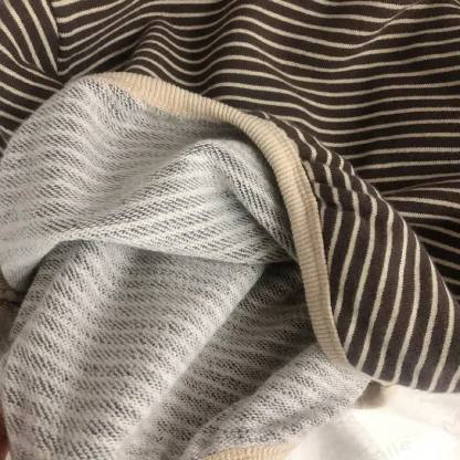 Maglietta a maniche lunghe a righe con scollo rotondo per bambino - image 8