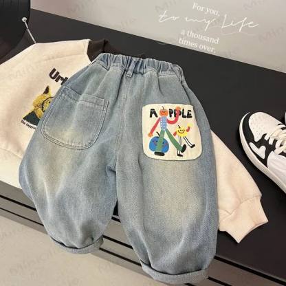 Jeans con stampa di mele dei cartoni animati per bambini - image 3