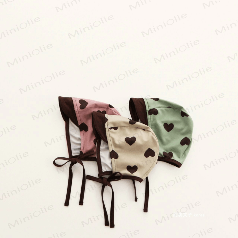 Costume da bagno con bretelle e schiena scoperta per neonati Love con cappello - image 7