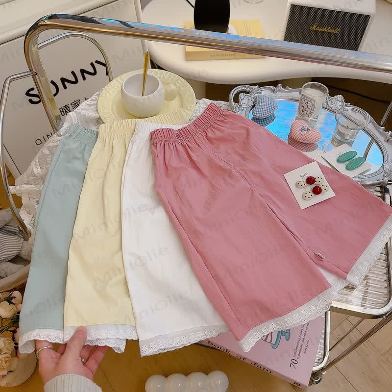 Pantaloni casual essenziali in pizzo per bambina - image 1