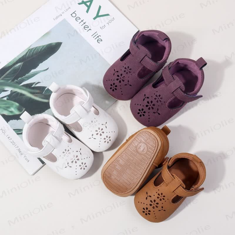 Scarpe con grazioso motivo floreale per bambina - image 1