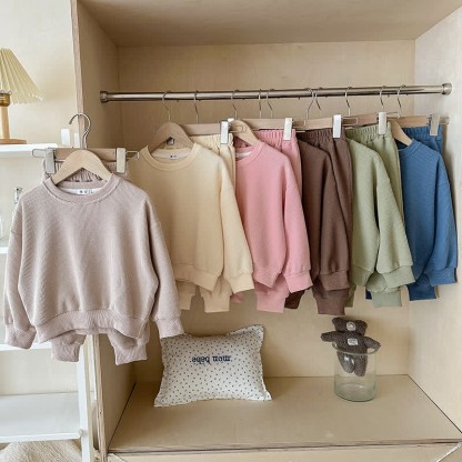 Set da 2 pezzi per bambini, composto da felpa e pantaloni a nido d'ape in tinta unita - image 1