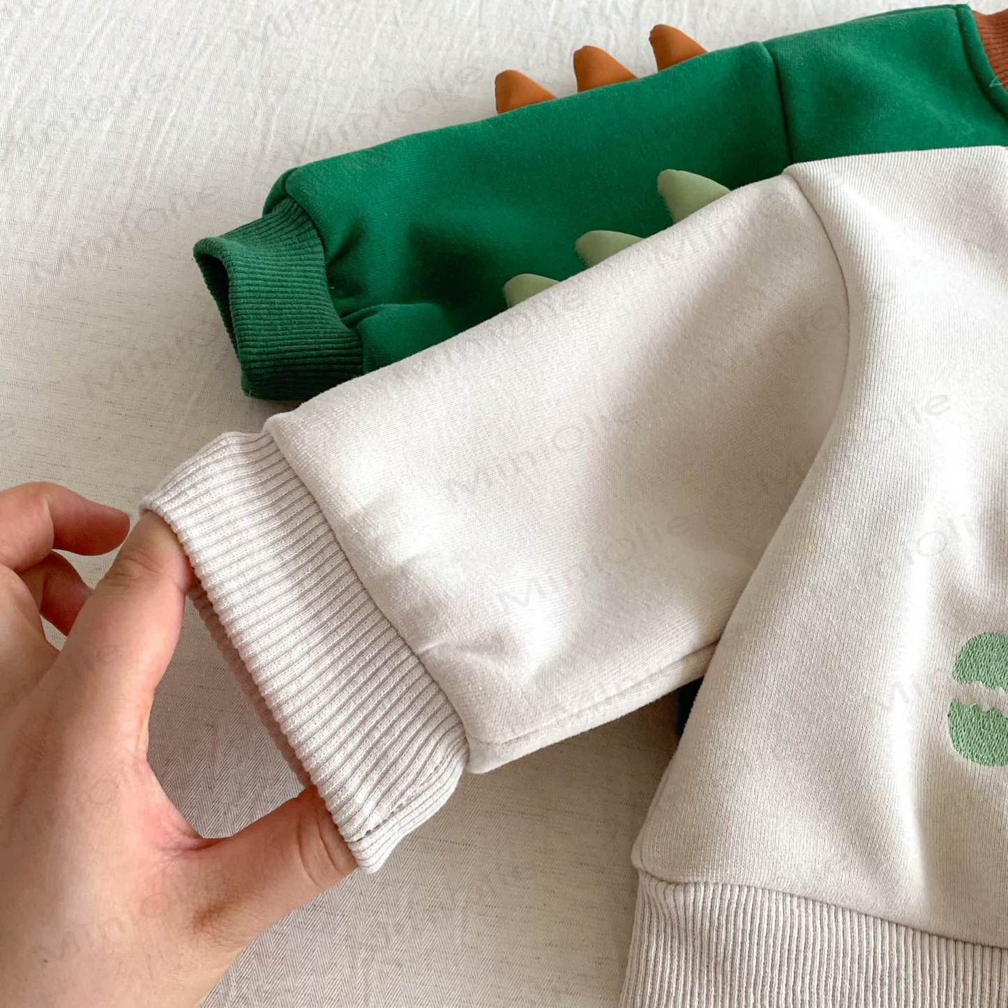 Top e pantaloni foderati in pile per bambini piccoli, modello DINOSAURO - image 8