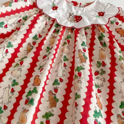 Vestito a fiori di fragola con coniglietto per bambina - image 10