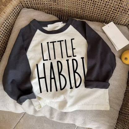 LITTLE HABIBI Maglietta raglan grigio scuro per neonati - Grigio scuro - 2-3T - image 1