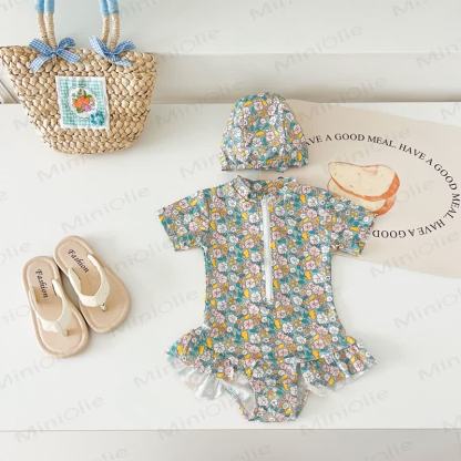 Costume da bagno con zip e cappello per bambina, motivo fragola/floreale - Verde - 4-5T - image 9