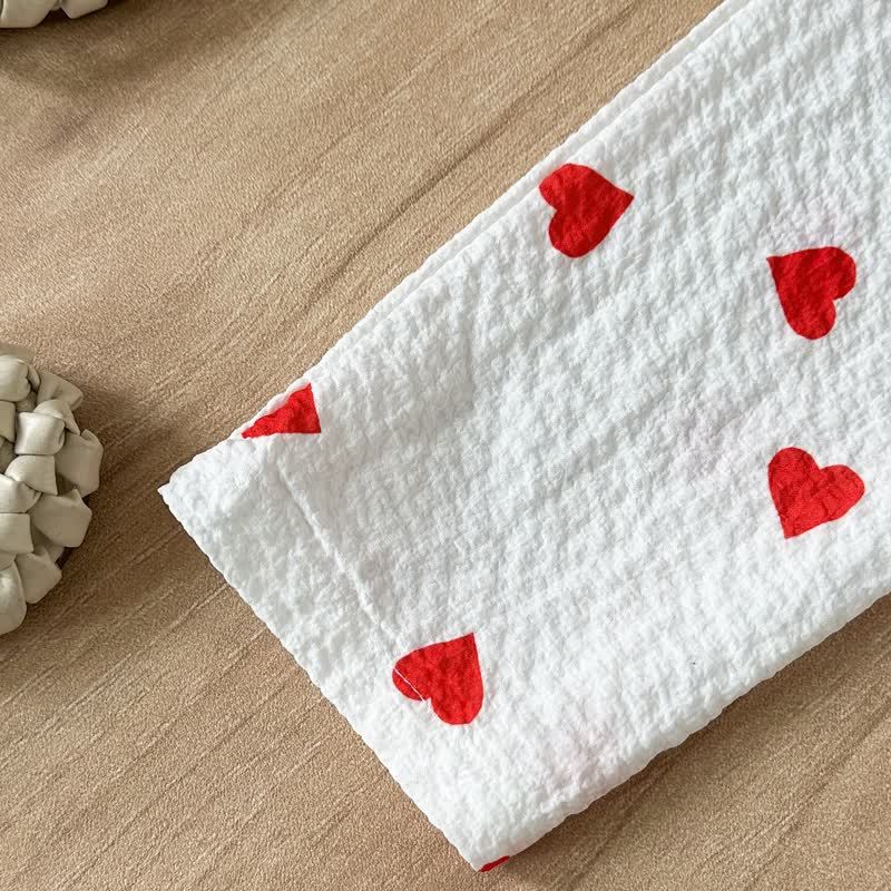 Completo abito in cotone con stampa a cuoricini e volant per bambina - image 8