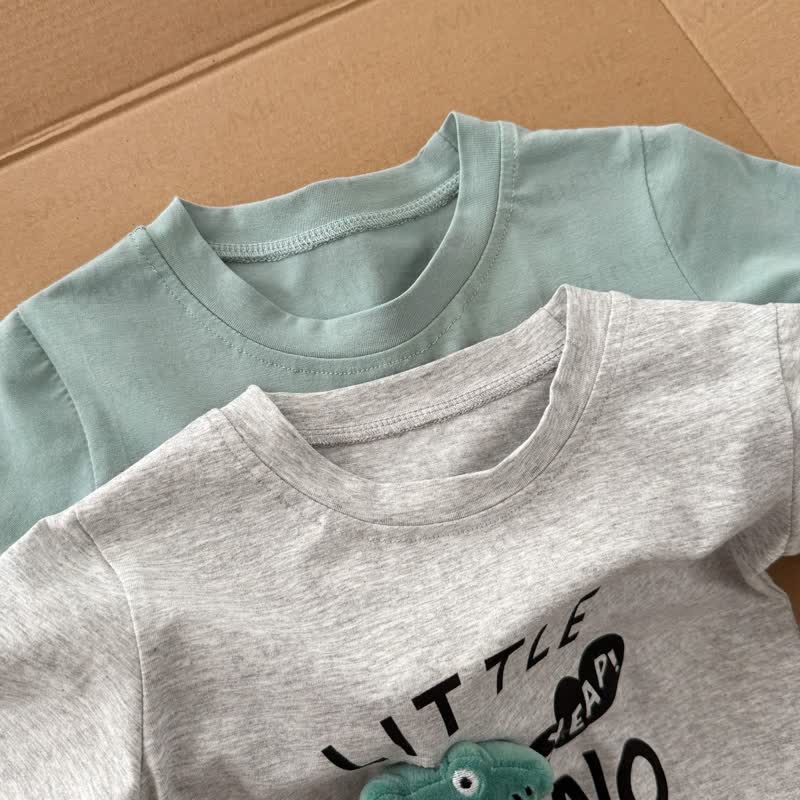 Completo per bambini LITTLE DINO composto da maglietta e pantaloncini a quadri. - image 8
