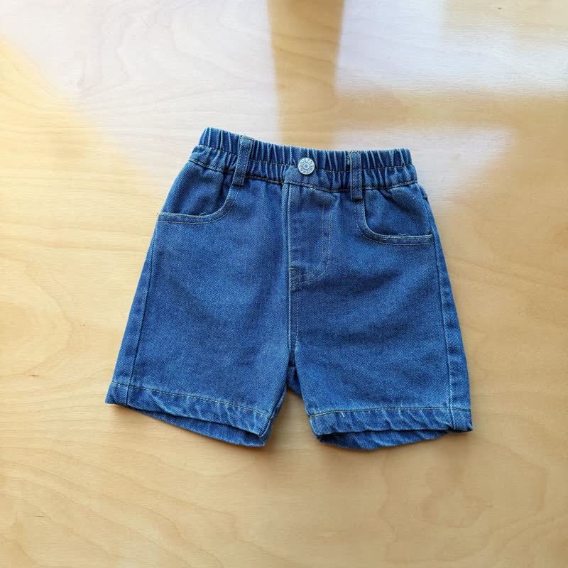 Pantaloncini in denim a tinta unita con elastico in vita per bambini piccoli - image 5
