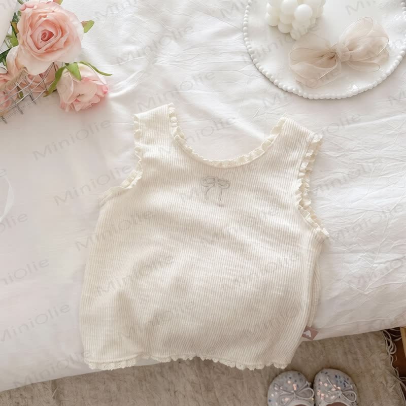 Completo estivo per bambina con maglietta e tutina in denim blu. - image 3